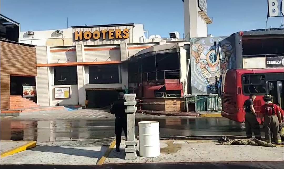 Se incendia pizzería en la Zona Hotelera de Cancún