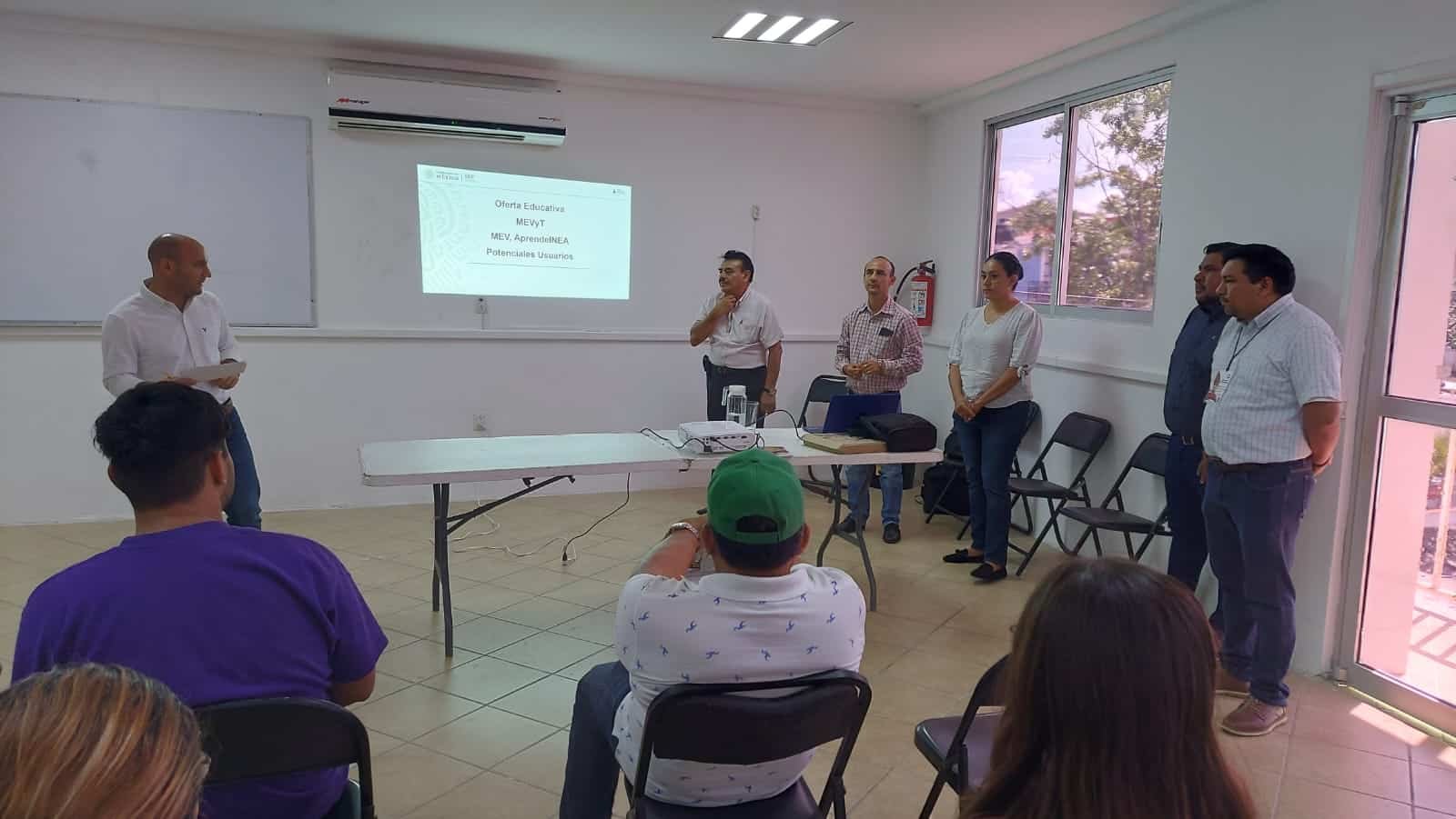 Ayuntamiento de OPB e IEEJA invitan a las y los trabajadores a continuar con sus estudios