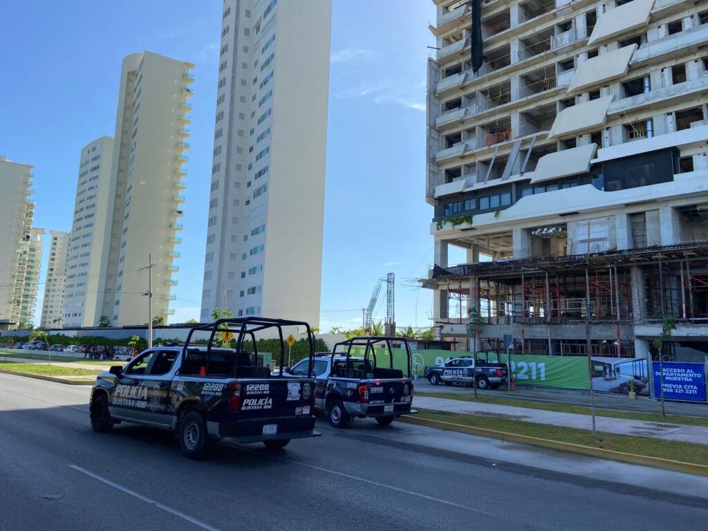 Ejecutan a un hombre en una obra en la avenida Bonampak de Cancún; hay un detenido