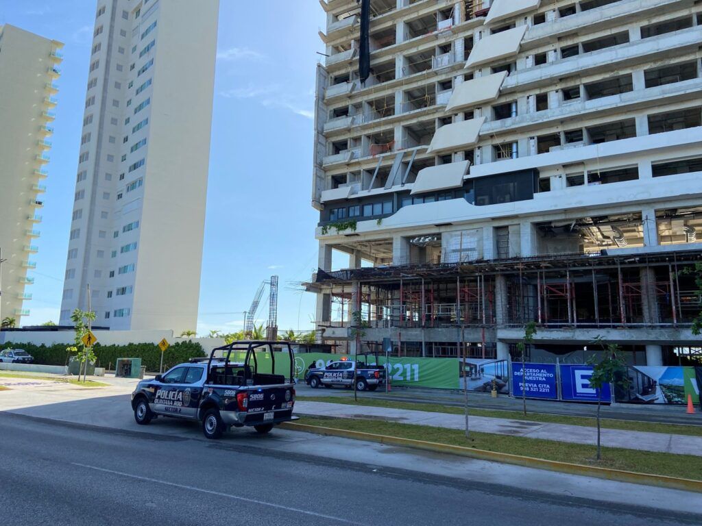 Ejecutan a un hombre en una obra en la avenida Bonampak de Cancún; hay un detenido