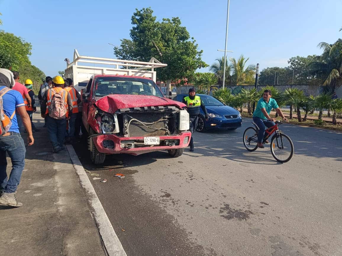 Corte de circulación generó carambola de cinco vehículos sobre la Av 28 de julio