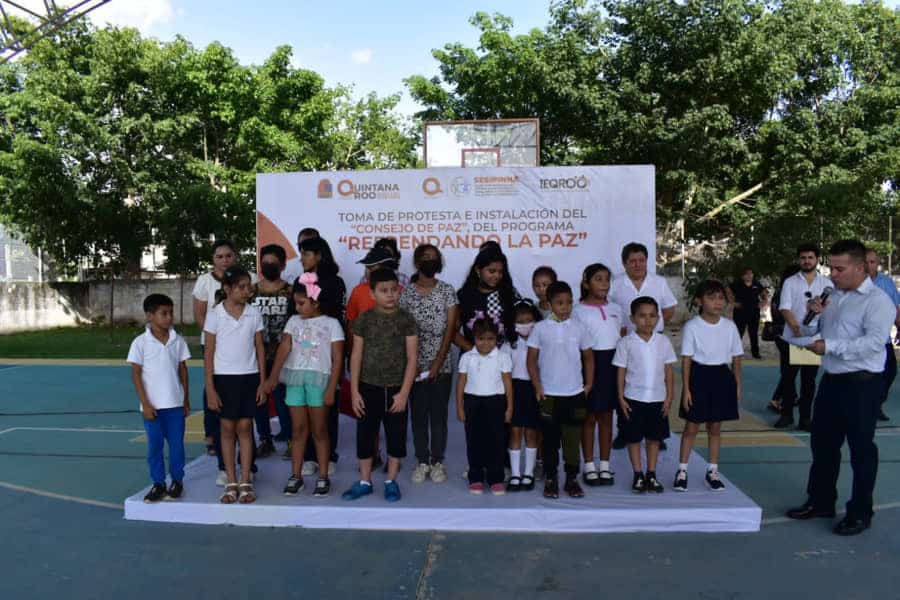 Sipinna y el Ieqroo toman protesta al Consejo de la Paz para el Combate del Acoso Escolar