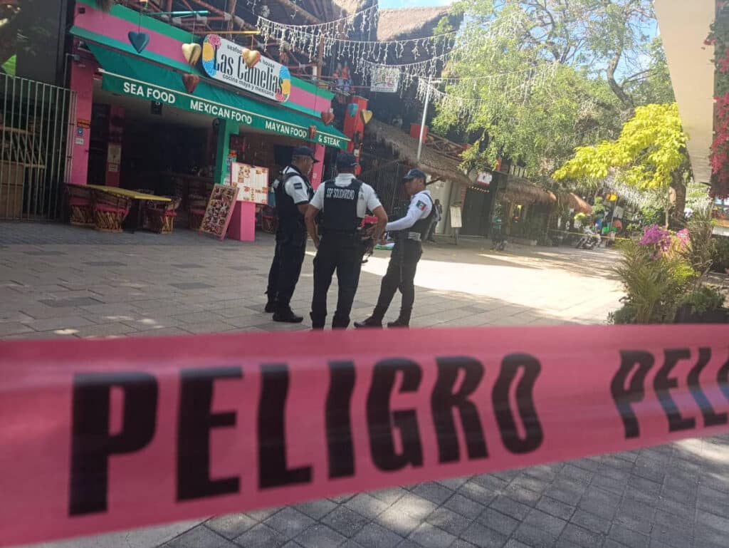 Sicario dispara contra restaurante de la Quinta Avenida