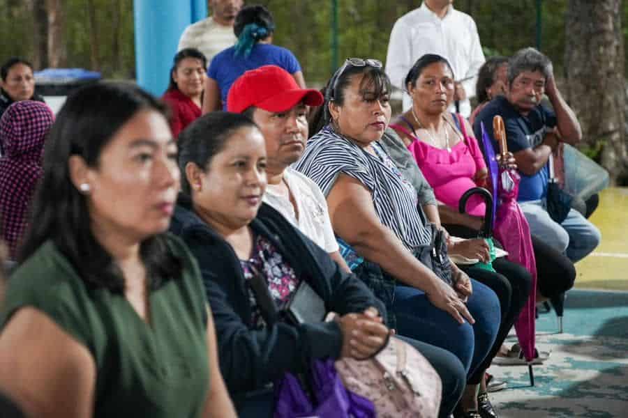 147 familias reciben escrituras de su propiedad en la Zona Continental de Isla Mujeres