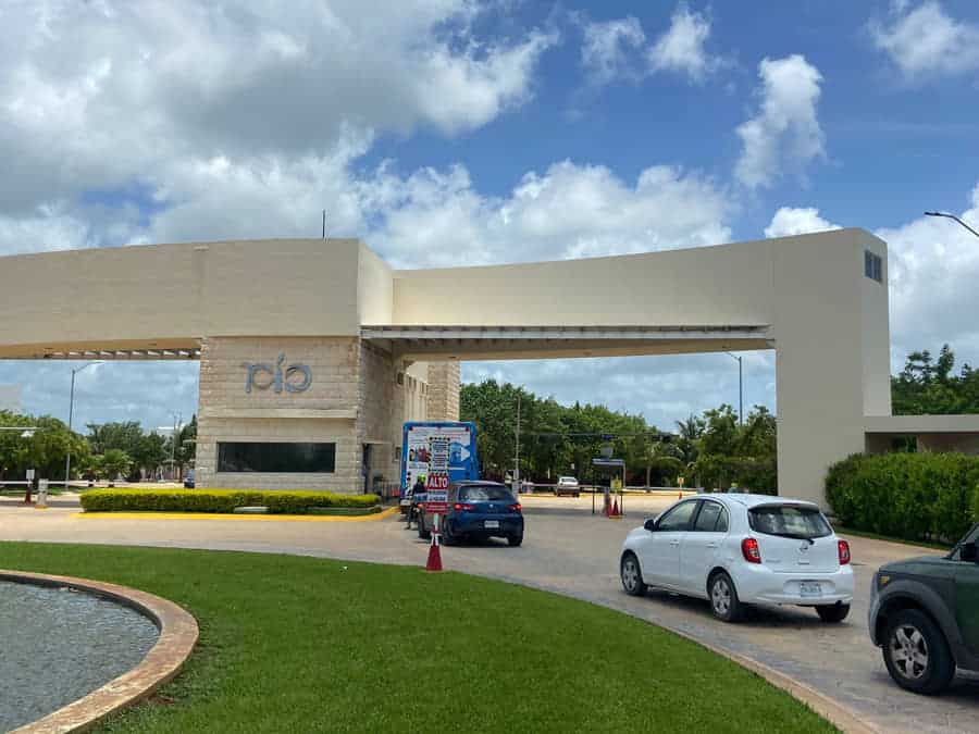 Mueren 3 integrantes de familia por inhalar gas en residencial de Cancún; hay una más en estado grave