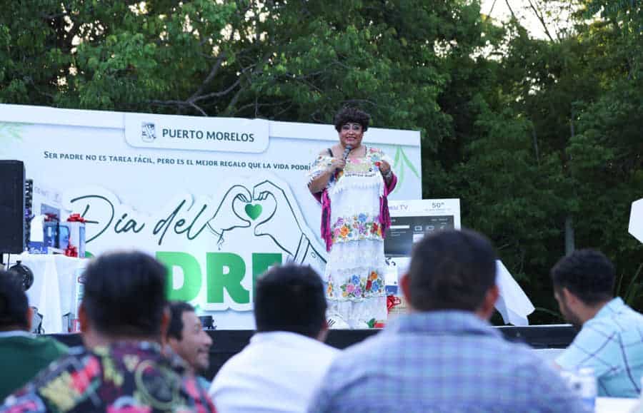 Festeja Blanca Merari a papás del Gobierno Municipal de Puerto Morelos