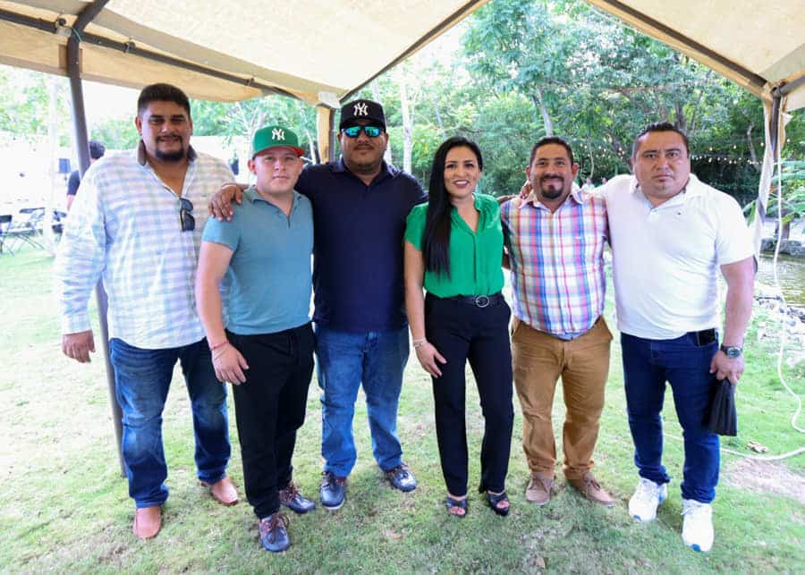 Festeja Blanca Merari a papás del Gobierno Municipal de Puerto Morelos