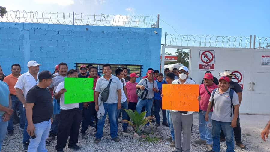 Trabajadores de la empresa de Tomza, se manifestaron ante la negativa de sus pagos de Utilidades.
