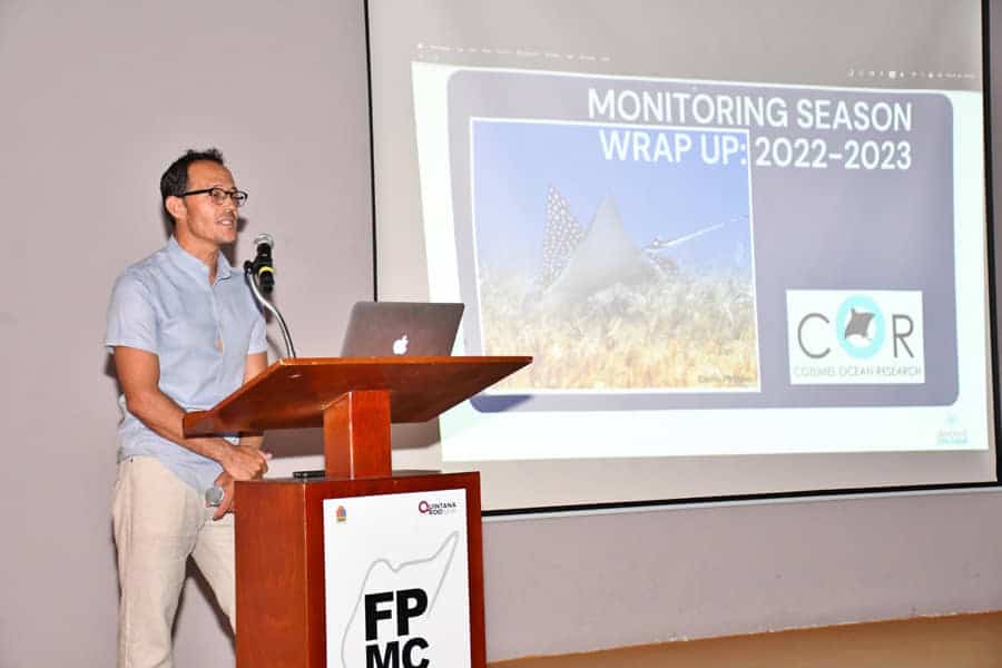 Inauguran la exposición fotográfica “Arte en lo Profundo, Identificando Rayas y Tiburones de la Isla”
