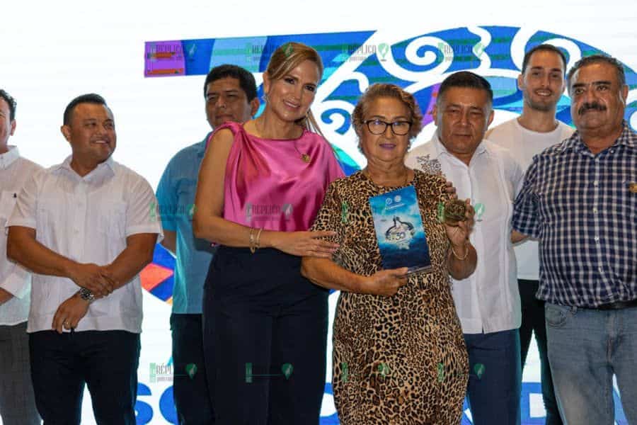 Lili Campos reconoce legado de fundadores