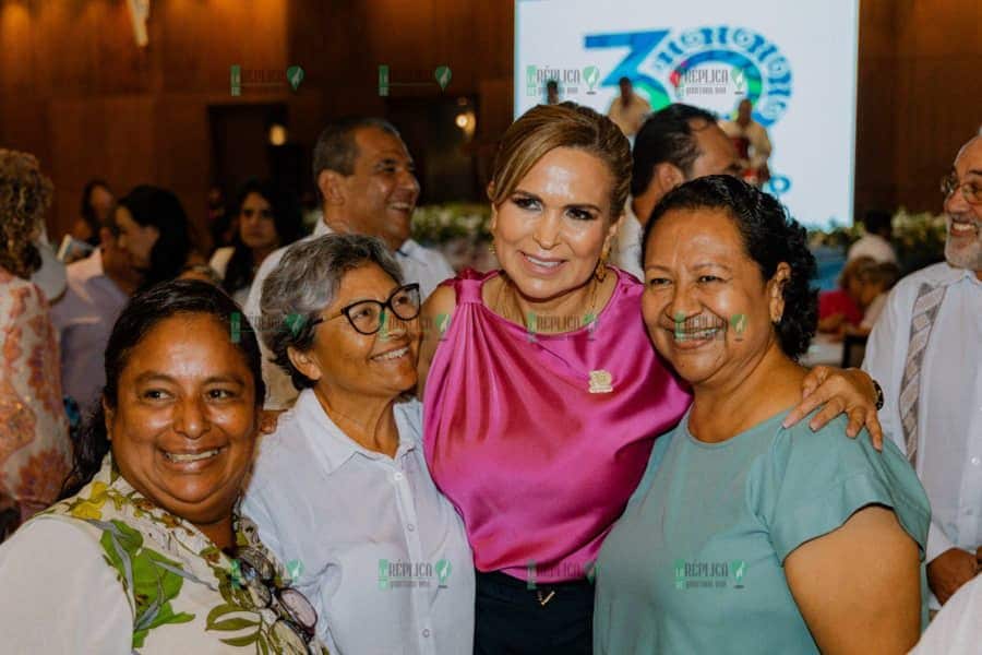 Lili Campos reconoce legado de fundadores