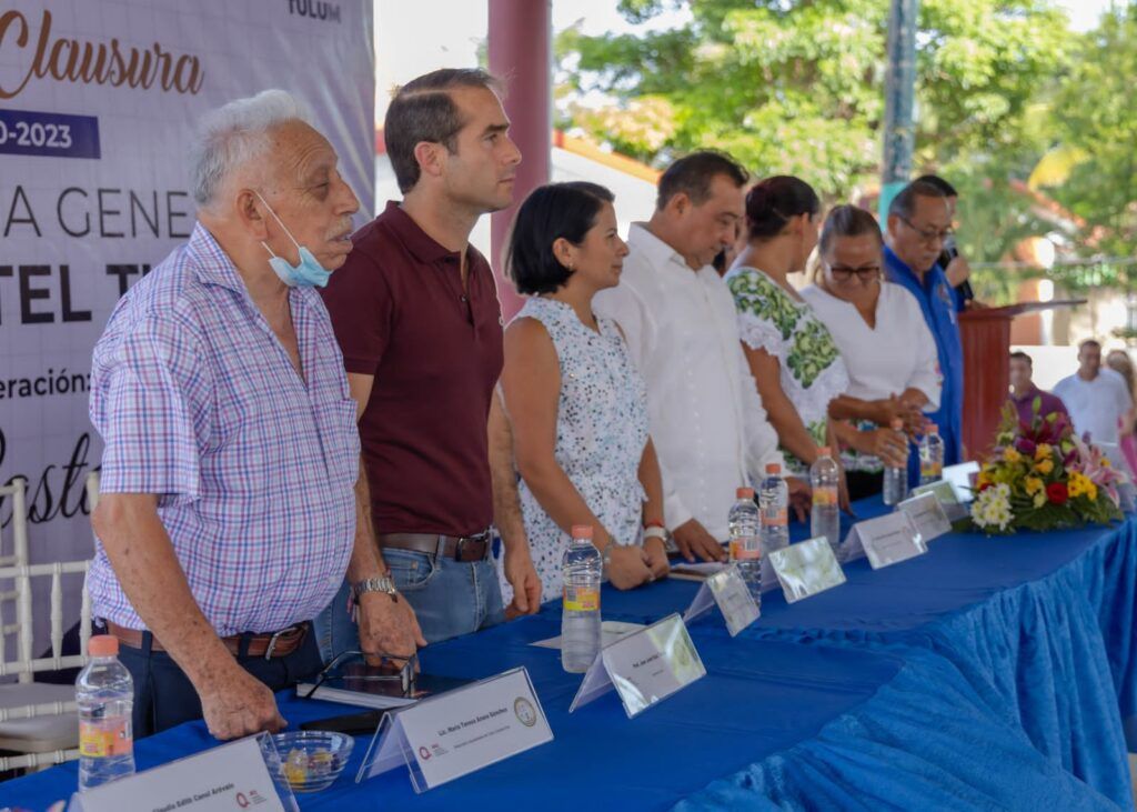 Diego Castañón apadrina a 450 egresados de la Secundaria General No. 15 Zamna