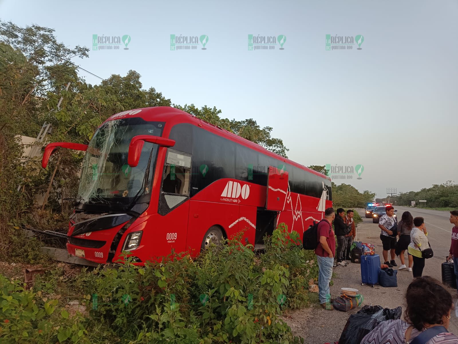Se duerme al volante y choca || Conductor de la empresa ADO choca sobre la Autopista El Tintal