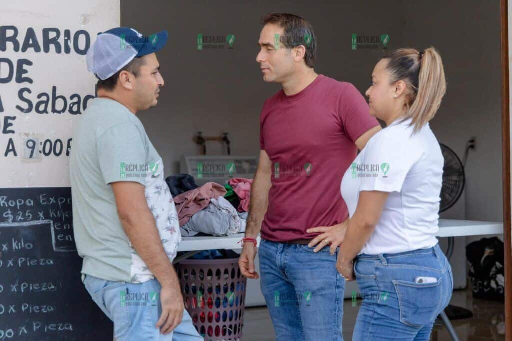 Diego Castañón recorre colonia Xul-Kaa y refrenda su apoyo a las familias