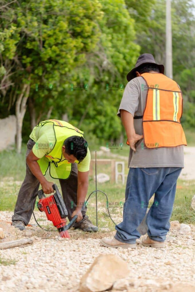 Tulum: Diamante de béisbol de Akumal tiene un avance del 35%