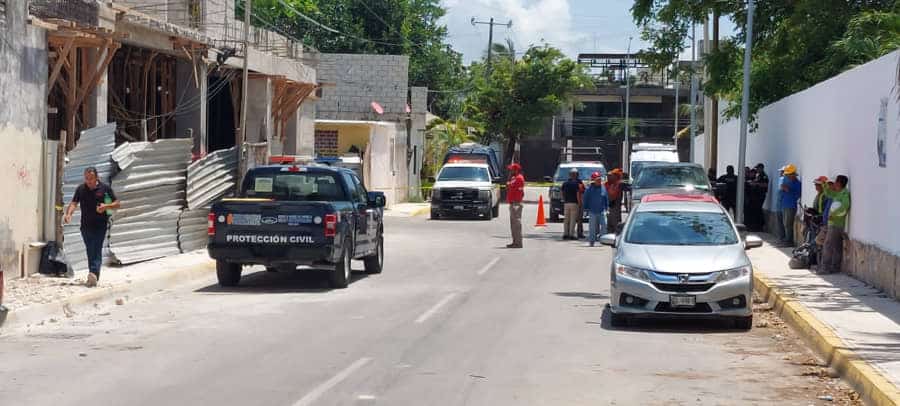 Grave albañil que cayó del tercer piso en la col. Ejido