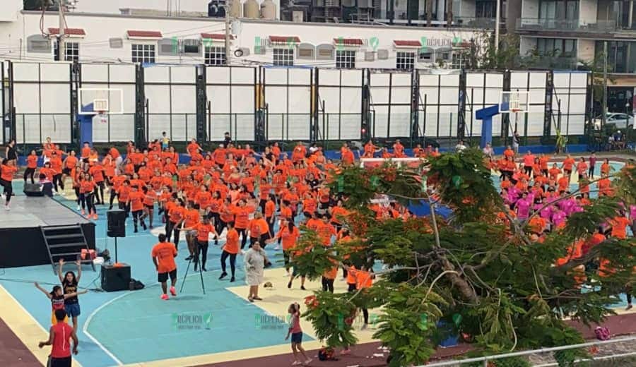 Solidarenses conmemoran Día Naranja bailando contra la violencia