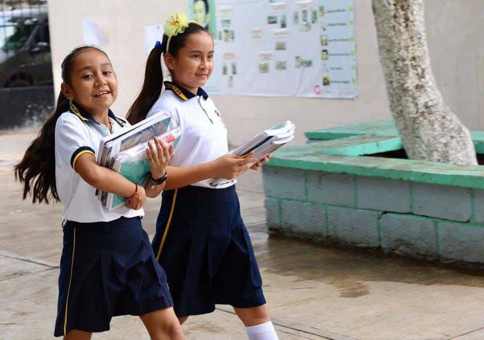 331 mil 176 estudiantes de educación básica concluyen el ciclo escolar 2022-2023