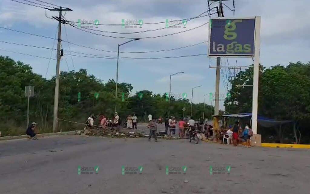 Liberan parcialmente vialidades manifestantes en contra de reapertura del relleno sanitario de Cancún