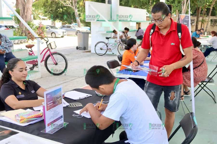 Ofertan más de 300 vacantes en Feria del Empleo "Contráta-Te en Puerto Morelos"