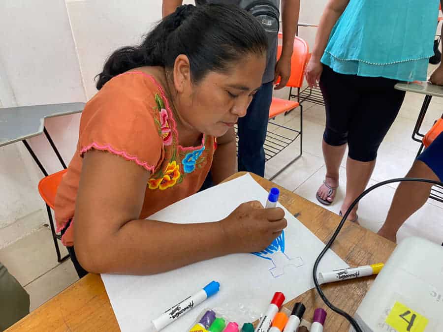 SEDE y NAFIN capacitan en negocios a comunidades mayas