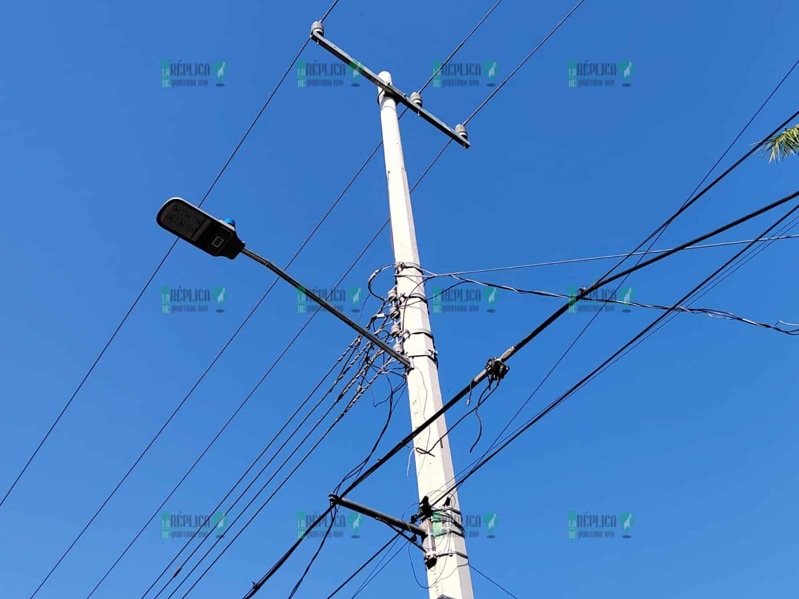 Sin luz, varias zonas de Cancún, por nuevo apagón de la CFE