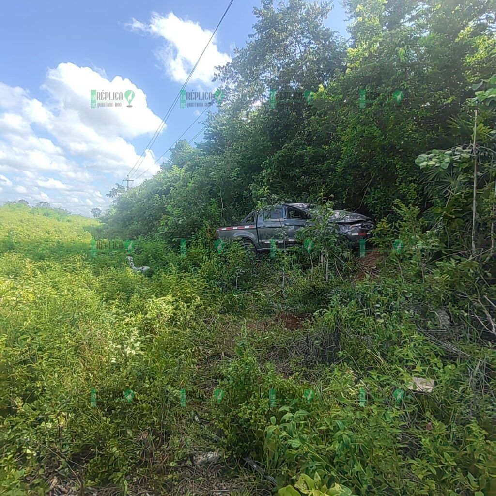 Aparatosa volcadura deja tres personas lesionadas en tramo federal