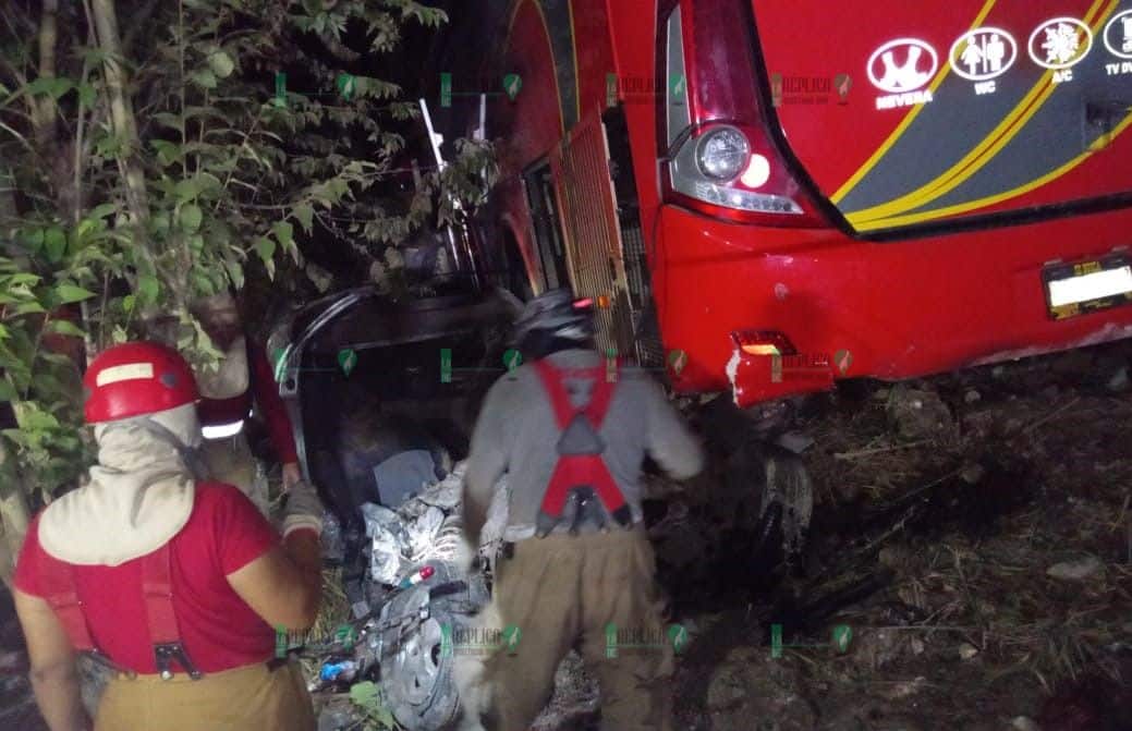 Choque de autobús en Bacalar deja 17 lesionados y 4 muertos, entre ellos un bebé