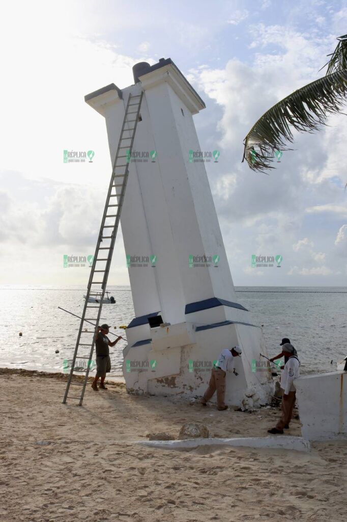 Trabajos de mejoramiento de la imagen de la zona turística de Puerto Morelos, en su etapa final