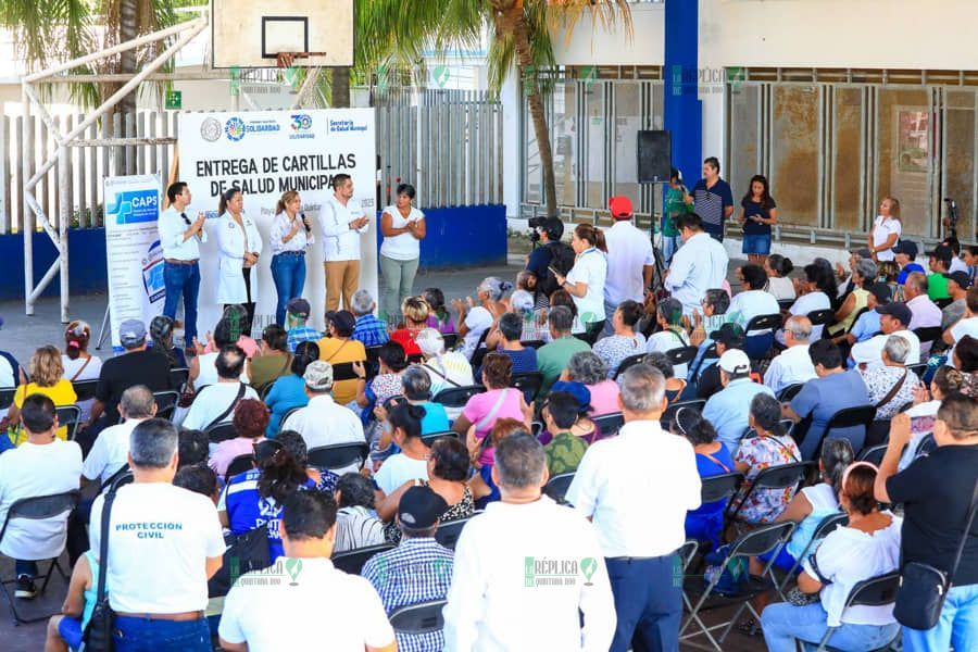 Lili Campos inaugura instalaciones de salud y entrega cartillas de salud municipal