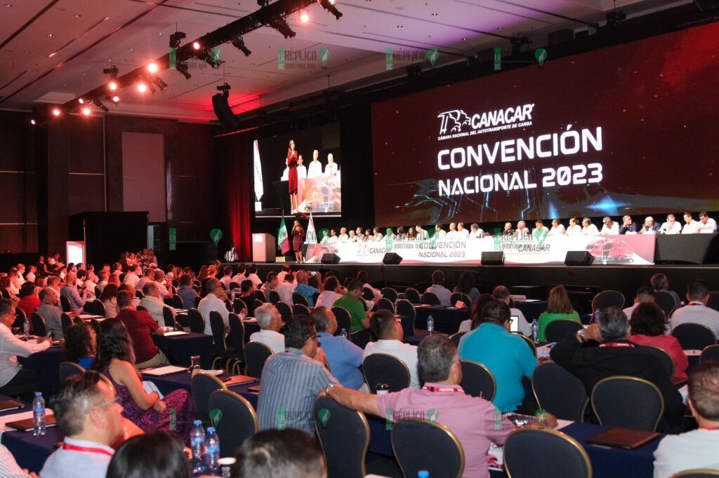 Mara Lezama inaugura Convención Nacional de CANACAR