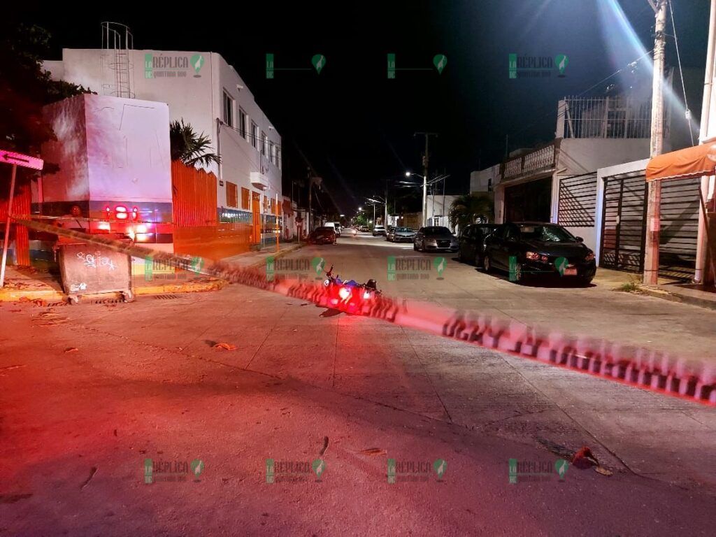 Balean fachada de la taquería 'Los Tarascos', en la avenida La Luna de Cancún