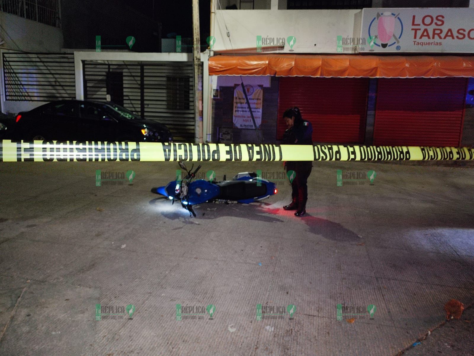 Balean fachada de la taquería 'Los Tarascos', en la avenida La Luna de Cancún