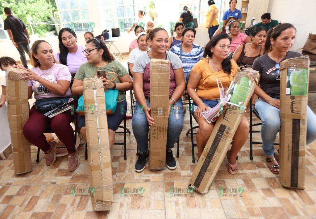 Fortalece Blanca Merari a los sectores económicos de Puerto Morelos en beneficio de la población