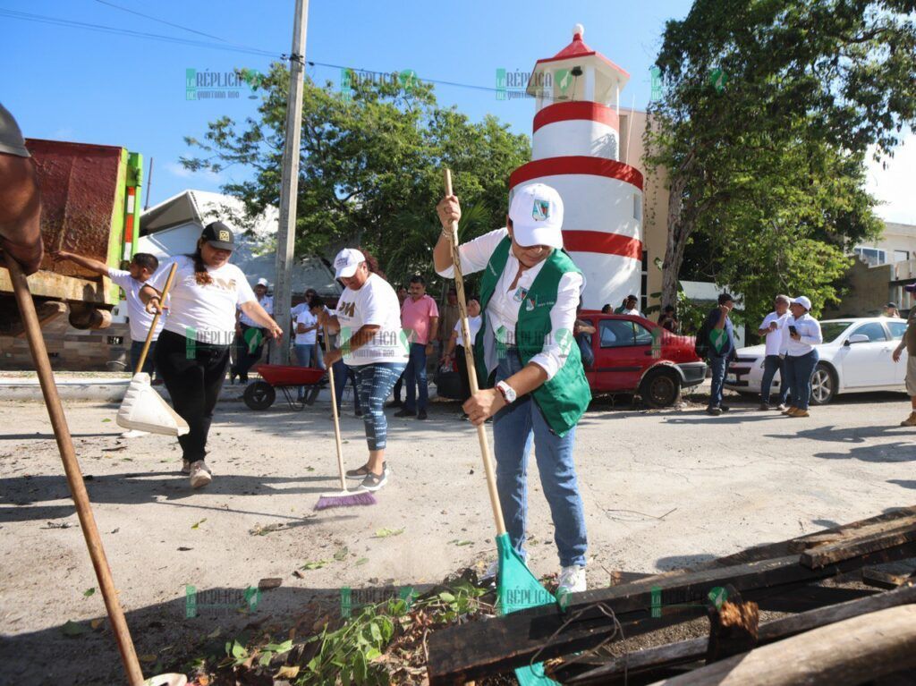 Encabeza Blanca Merari jornada de limpieza integral en la colonia pescadores