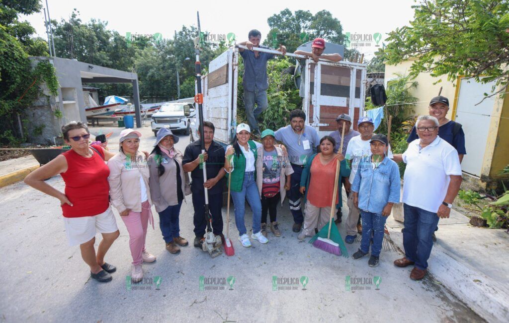 Encabeza Blanca Merari jornada de limpieza integral en la colonia pescadores