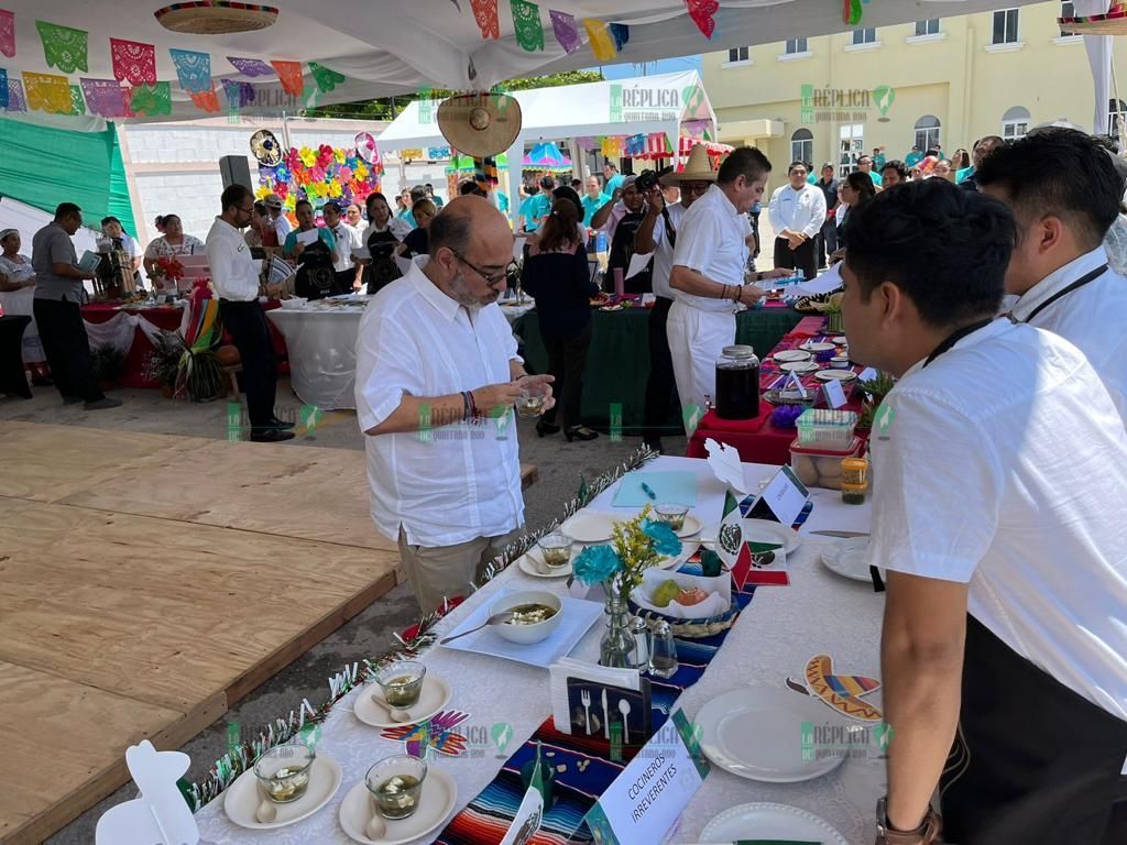 Corporativo turístico preserva tradiciones mexicanas con muestra gastronómica