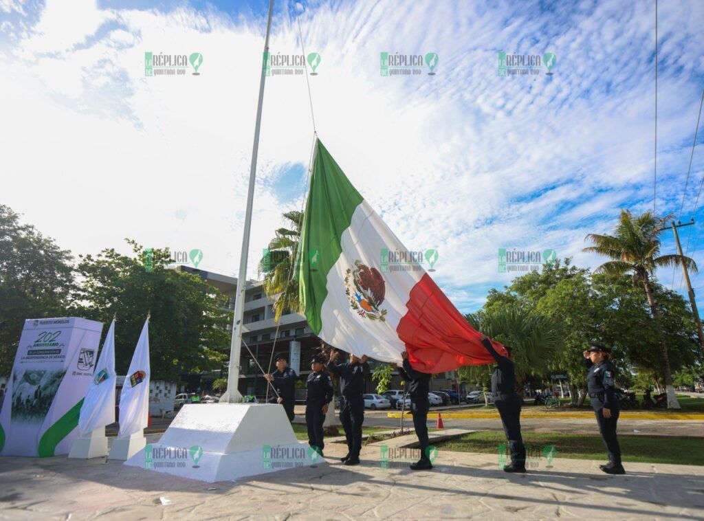 Conmemora Puerto Morelos el 202 aniversario de la consumación de la independencia de México