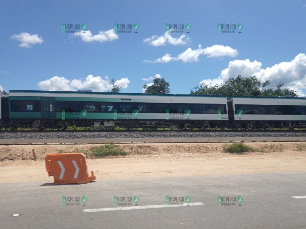 Realizan pruebas de locomotora del Tren Maya en tramo 4, de Valladolid a El Tintal