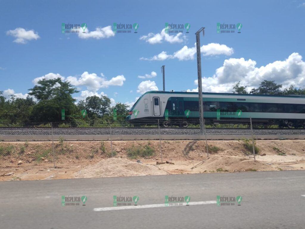 Realizan pruebas de locomotora del Tren Maya en tramo 4, de Valladolid a El Tintal