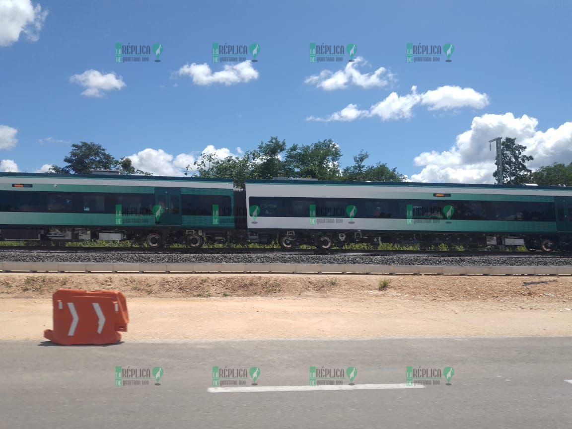 Realizan pruebas de locomotora del Tren Maya en tramo 4, de Valladolid a El Tintal