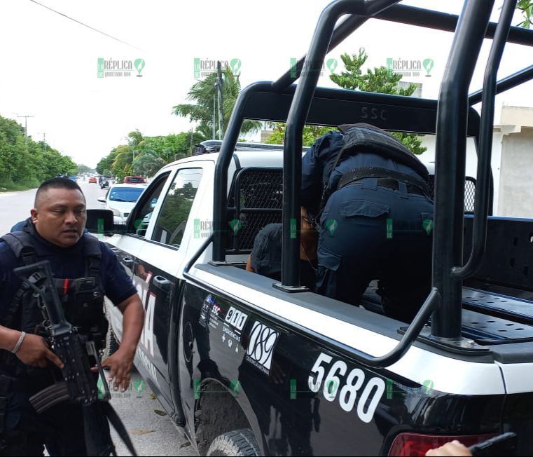  Vecinos amarran y golpean a presunto ladrón, en la Región 235 de Cancún.