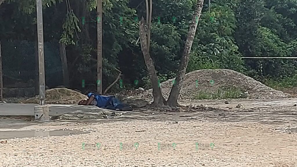 Ejecutan a un hombre afuera de una tienda de abarrotes, en la colonia Santa Cecilia de Cancún