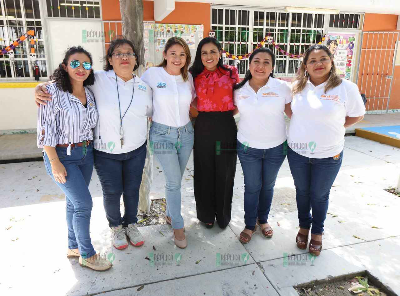 Reitera Blanca Merari compromiso con el sector educativo de Puerto Morelos
