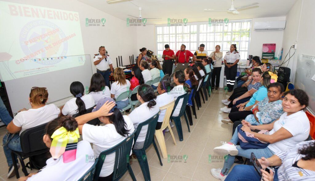 Reitera Blanca Merari compromiso con el sector educativo de Puerto Morelos