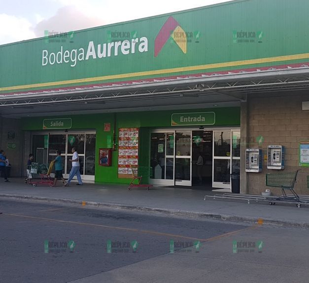 Intentan robar caja fuerte de supermercado en Cancún; detienen a dos