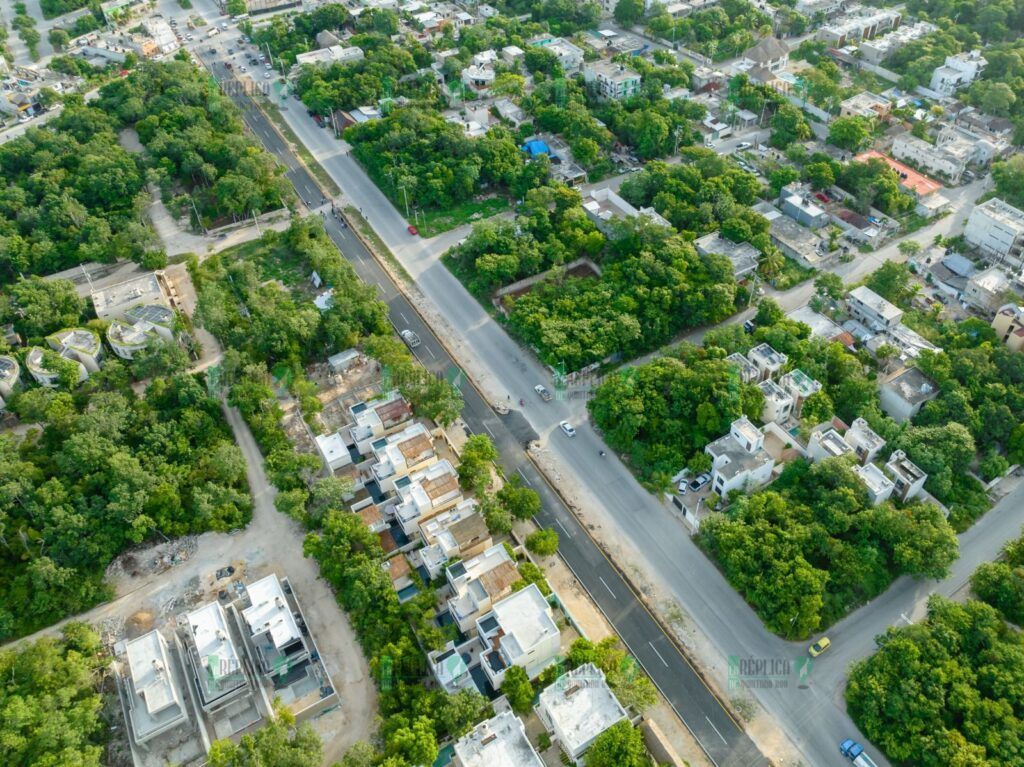 Diego Castañón entrega pavimentación de la Avenida la Selva