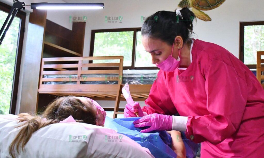 Reúne Fundación de Parques y Museos a mujeres en la plática “No son guerreras y el cáncer no es rosa: Un intercambio de experiencias”