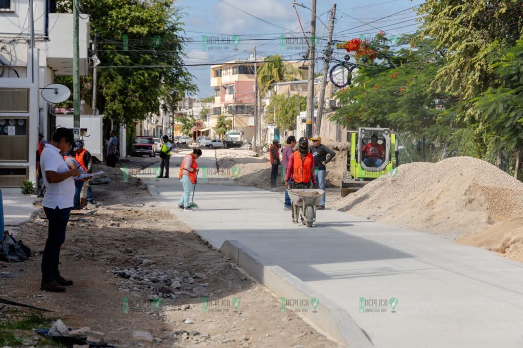 Diego Castañón supervisa la modernización de la calle Polar