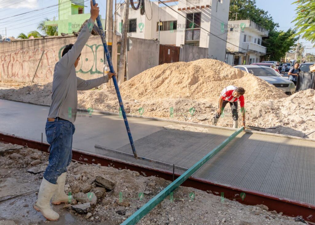 Diego Castañón supervisa la modernización de la calle Polar